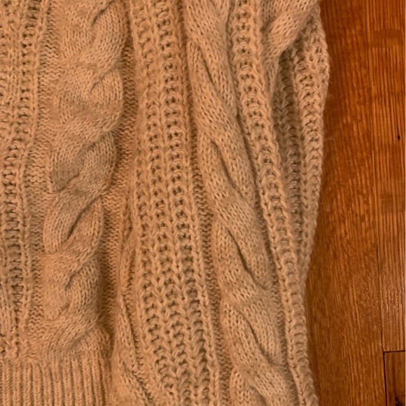 Abercrombie & Fitch Beige Cable Knit Sweater - Picture 2 of 4